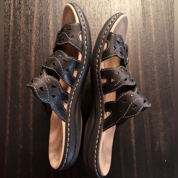 Clark's Collection Leather Cut out Velcro Strap Sandals Black Size 8M - Picture 9 of 16